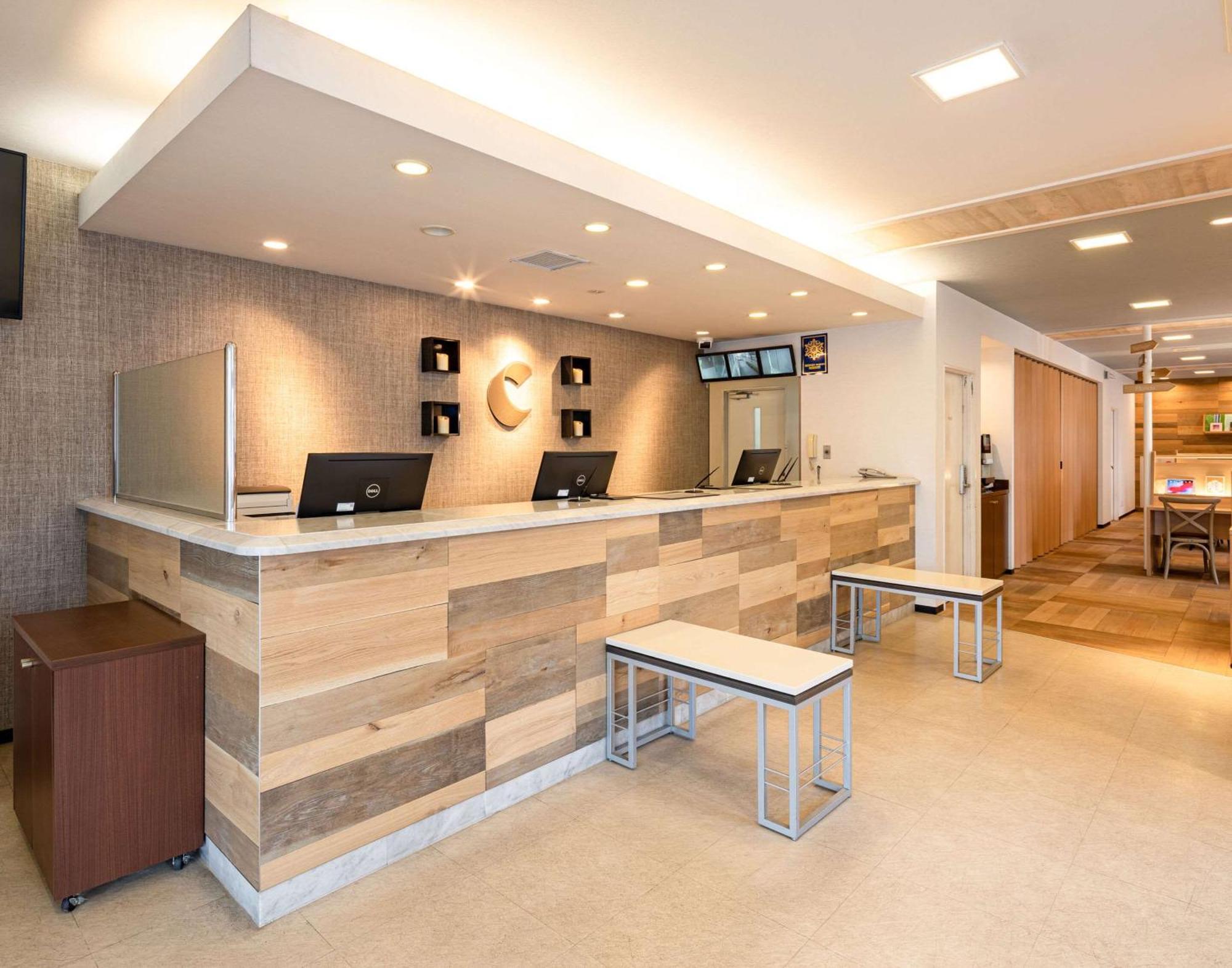 Comfort Hotel Саґа Екстер'єр фото